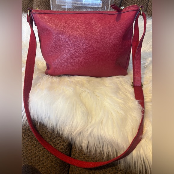 FOSSIL Elegant Red Leather Crossbody Bag - Picture 8 of 15